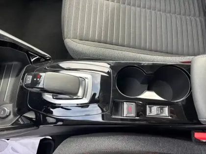 Photo 21 Peugeot 208  Electrique 50 kWh 136ch