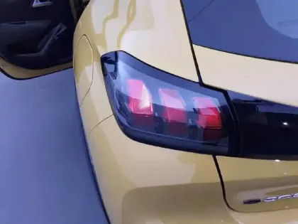 Photo 43 Peugeot 208  Electrique 50 kWh 136ch