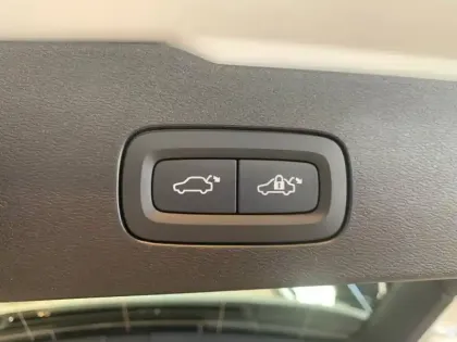 Photo 15 Volvo V60  T6 AWD Hybride Rechargeable 253 ch + 145 ch Geartronic 8