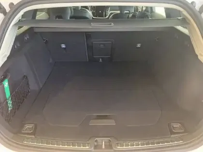 Photo 6 Volvo V60  T6 AWD Hybride Rechargeable 253 ch + 145 ch Geartronic 8