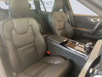 Photo 12 Volvo V60  T6 AWD Hybride Rechargeable 253 ch + 145 ch Geartronic 8