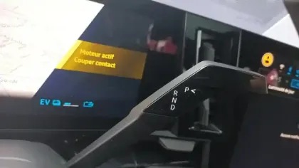 Photo 31 Renault Austral  E-Tech full hybrid 200 GSR2