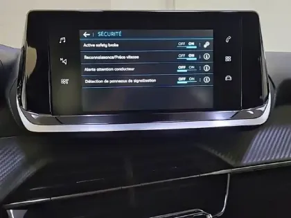 Photo 51 Peugeot 208  PureTech 75 S&S BVM5