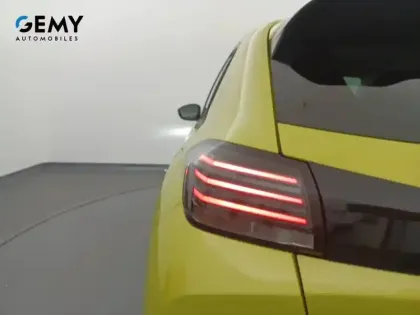 Photo 20 Peugeot 208  Hybrid 100 e-DCS6