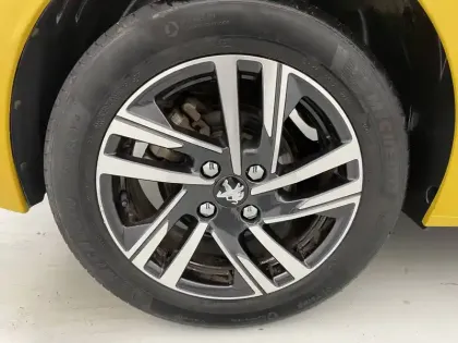 Photo 16 Peugeot 208  PureTech 100 S&S BVM6