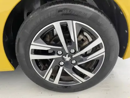 Photo 15 Peugeot 208  PureTech 100 S&S BVM6