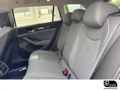 Photo 22 Volkswagen Passat  1.5 eTSI OPF 150 DSG7