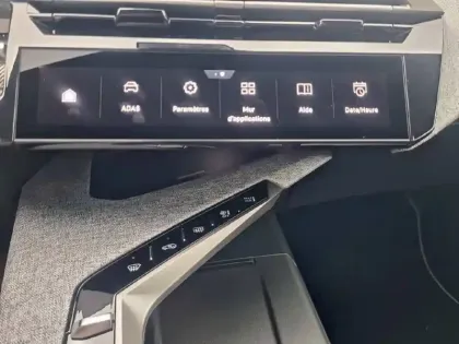 Photo 46 Peugeot 3008  Hybrid 145 e-DCS6
