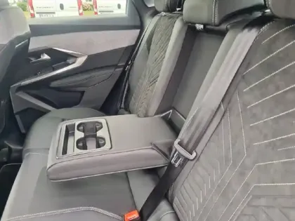 Photo 51 Peugeot 3008  Hybrid 145 e-DCS6