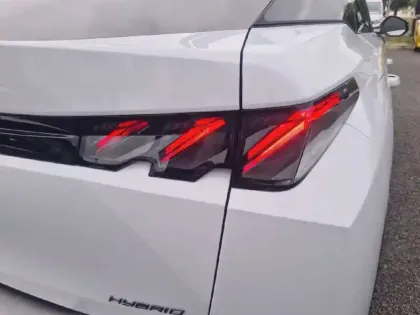 Photo 42 Peugeot 3008  Hybrid 145 e-DCS6
