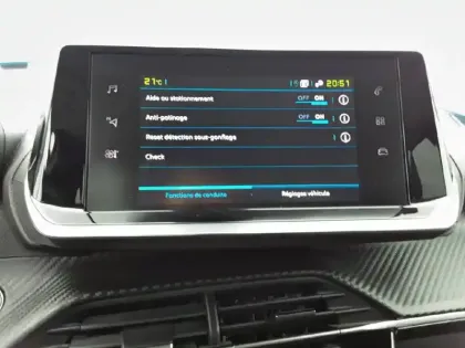 Photo 21 Peugeot 2008  Electrique 136 ch