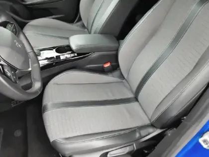 Photo 10 Peugeot 2008  Electrique 136 ch