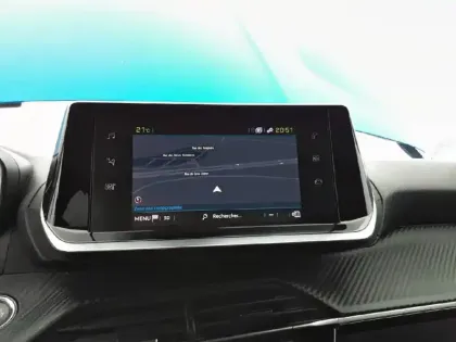 Photo 23 Peugeot 2008  Electrique 136 ch