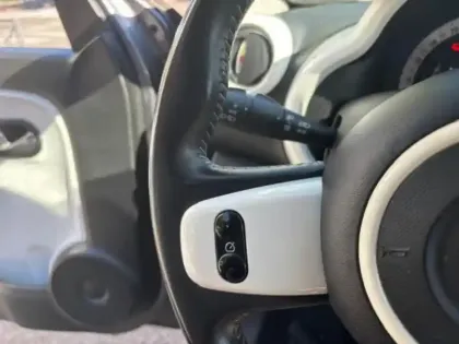 Photo 9 Renault Twingo  III 0.9 TCe 90 Energy Intens