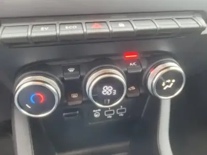 Photo 4 Renault Clio  1.6 E-Tech hybride 145ch Evolution