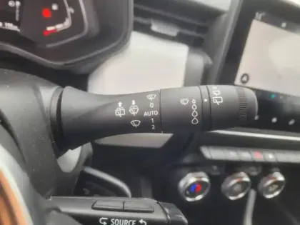 Photo 10 Renault Clio  1.6 E-Tech hybride 145ch Evolution