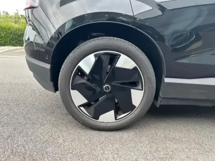 Photo 10 Volvo Ex30  Single Extended Range 272ch Ultra