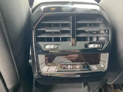 Photo 9 BMW Ix  xDrive50 523ch