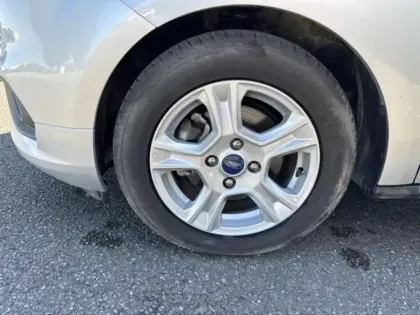 Photo 8 Ford Transit Courier  1.0E 100ch Stop&Start Limited