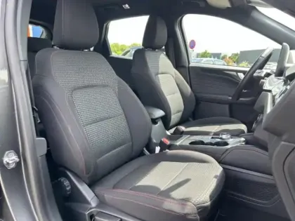 Photo 10 Ford Kuga  2.5 Duratec 190ch FHEV E85 ST-Line BVA