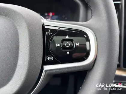 Photo 18 Volvo Xc60  T6 AWD Hybride rechargeable 253 ch+145 ch Geartronic 8