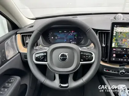 Photo 8 Volvo Xc60  T6 AWD Hybride rechargeable 253 ch+145 ch Geartronic 8