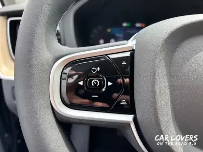 Photo 36 Volvo Xc60  T6 AWD Hybride rechargeable 253 ch+145 ch Geartronic 8