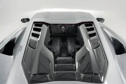 Photo 13 Lamborghini Revuelto  6.5 V12 1015