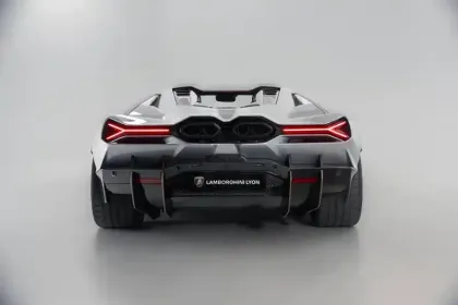 Photo 7 Lamborghini Revuelto  6.5 V12 1015