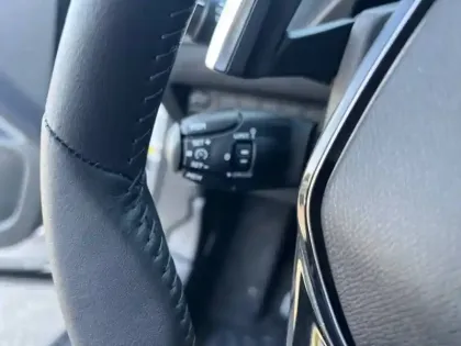 Photo 33 Peugeot 2008  Hybrid 145 e-DCS6