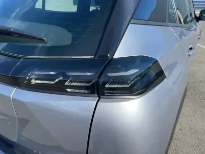 Photo 35 Peugeot 2008  Hybrid 145 e-DCS6