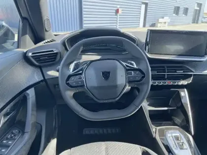 Photo 27 Peugeot 2008  Hybrid 145 e-DCS6