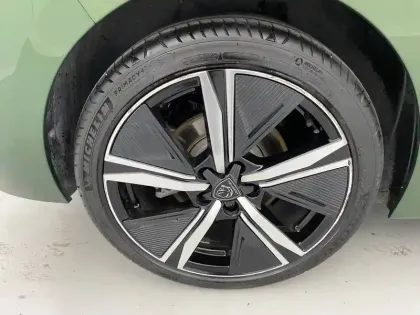 Photo 17 Peugeot 308  PHEV 180 e-EAT8