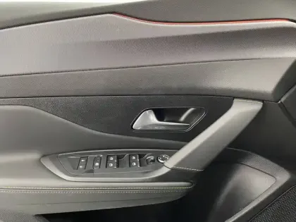 Photo 28 Peugeot 308  PHEV 180 e-EAT8