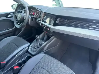 Photo 32 Audi A1  Sportback 30 TFSI 116 ch S tronic 7