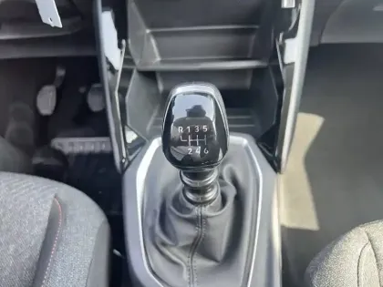 Photo 41 Peugeot 208  100 S&S BVM6