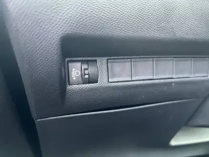 Photo 52 Peugeot 208  100 S&S BVM6