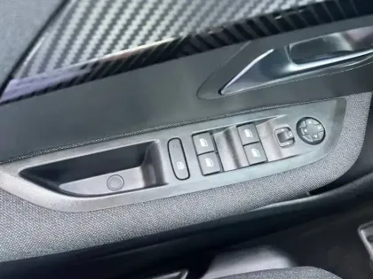 Photo 53 Peugeot 208  100 S&S BVM6