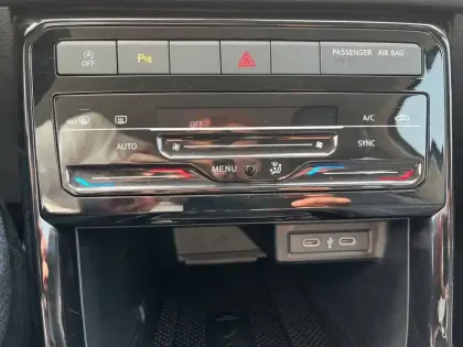 Photo 46 Volkswagen T-cross  1.0 TSI 116 Start/Stop DSG7