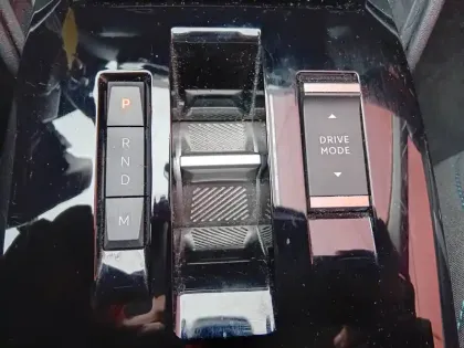 Photo 20 Citroën C4  PureTech 130 S&S EAT8