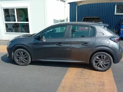 Photo 27 Peugeot 208  PureTech 75 S&S BVM5