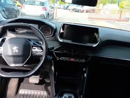 Photo 10 Peugeot 208  PureTech 100 S&S EAT8
