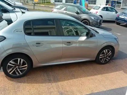 Photo 3 Peugeot 208  PureTech 100 S&S EAT8