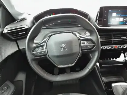 Photo 8 Peugeot 208  PureTech 100 S&S BVM6