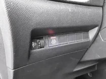 Photo 24 Peugeot 208  PureTech 100 S&S BVM6