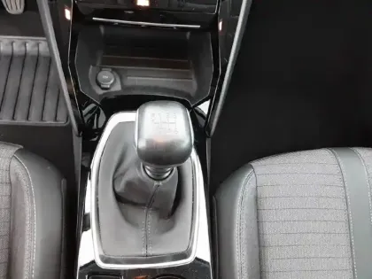 Photo 13 Peugeot 208  PureTech 100 S&S BVM6