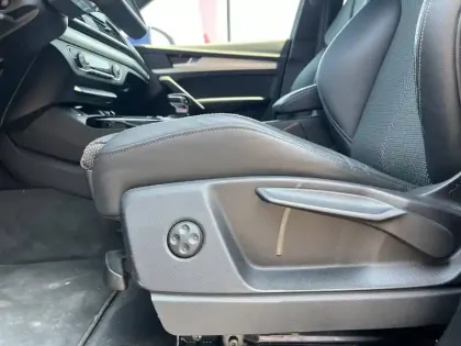 Photo 73 Audi Q5  55 TFSIe 367 S tronic 7 Quattro