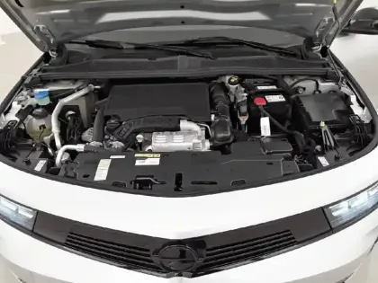 Photo 25 Opel Astra  1.2 Turbo 130 ch BVA8