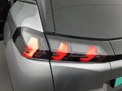 Photo 16 Peugeot 2008  Electrique 136 ch