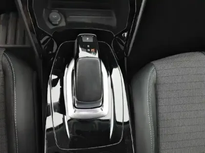 Photo 13 Peugeot 2008  Electrique 136 ch